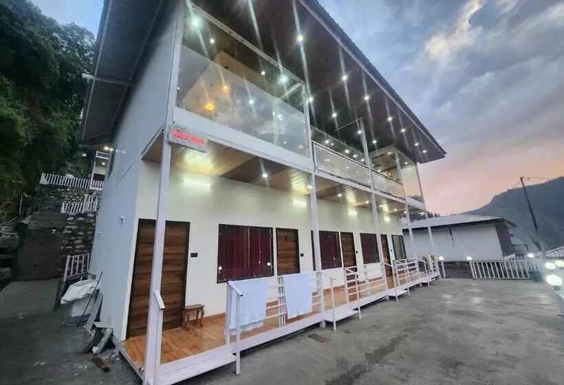 Hotelli Yamunotri Heli Resort