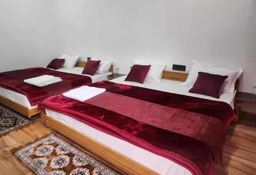 Hotelli Yamunotri Heli Resort