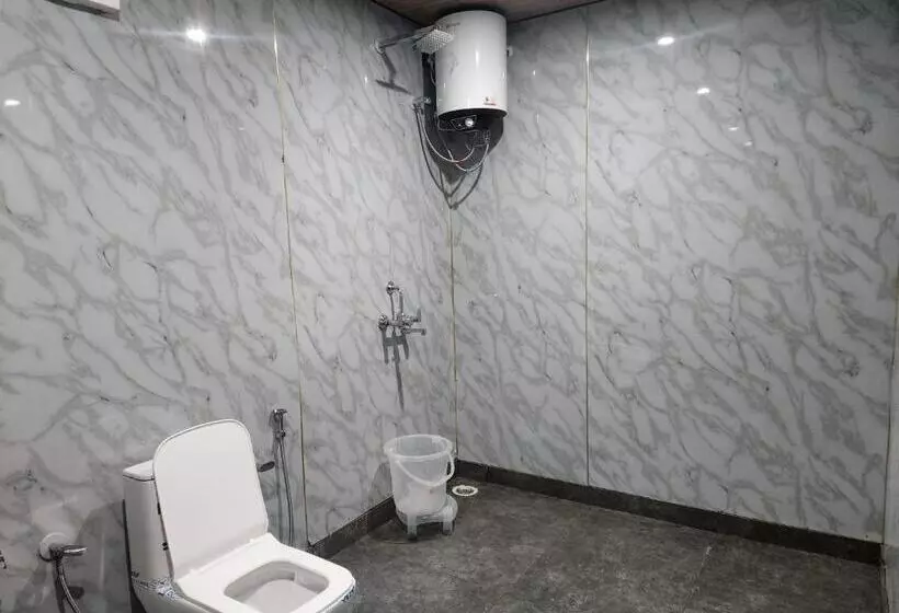 Hotelli Yamunotri Heli Resort