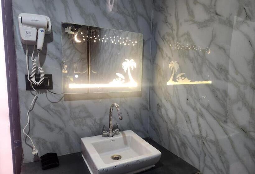 Hotel Yamunotri Heli Resort