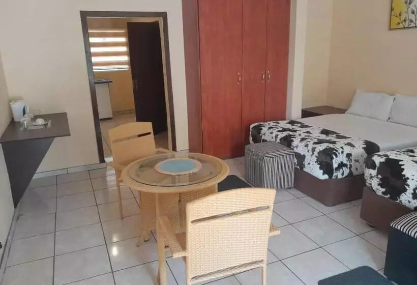پانسیون Luxury Wild Inn Guesthouse