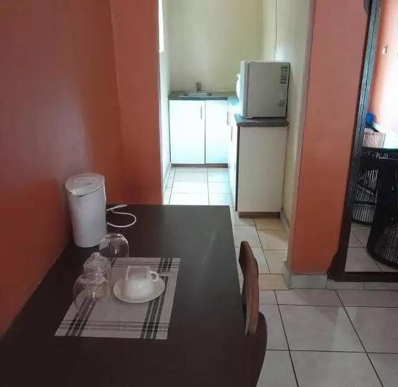 پانسیون Luxury Wild Inn Guesthouse