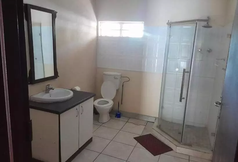 پانسیون Luxury Wild Inn Guesthouse