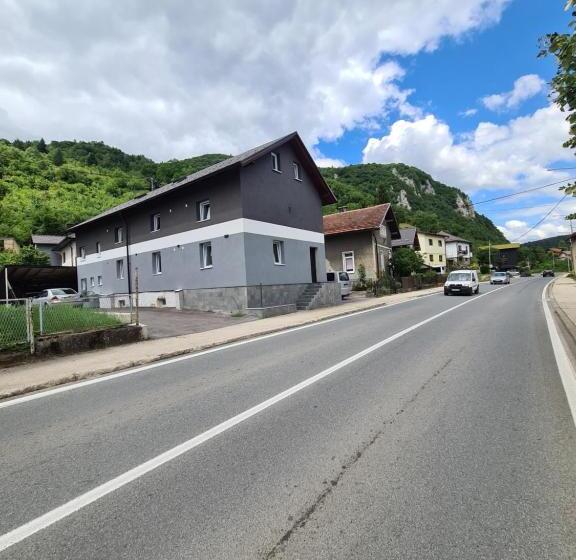 پانسیون No Name