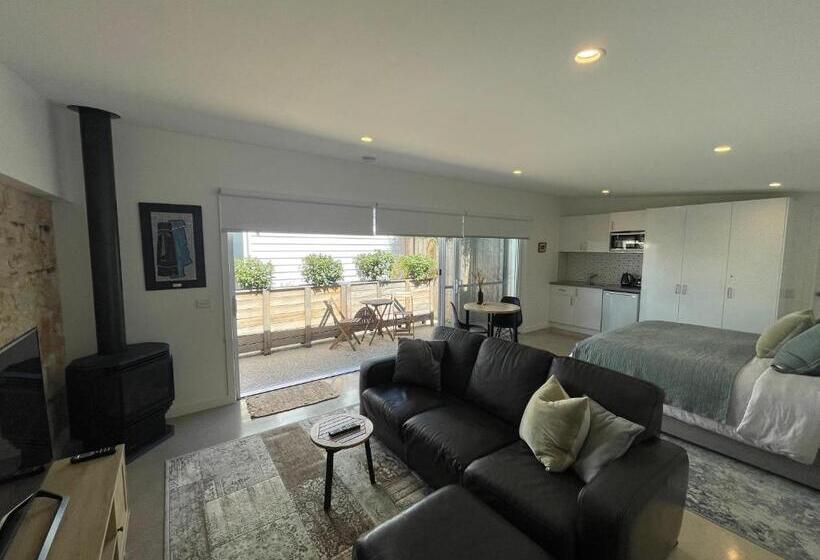 ペンション Port Fairy Bnb The Green Suite