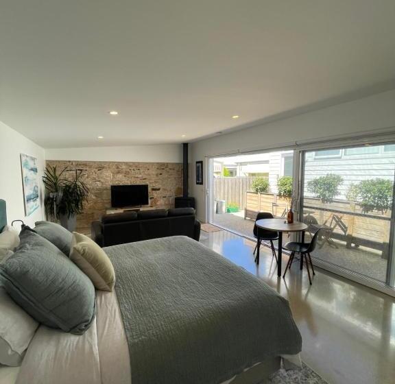 ペンション Port Fairy Bnb The Green Suite