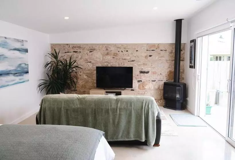 Majatalo Port Fairy Bnb   The Green Suite