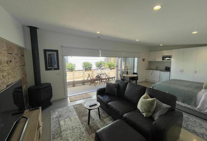 ペンション Port Fairy Bnb The Green Suite