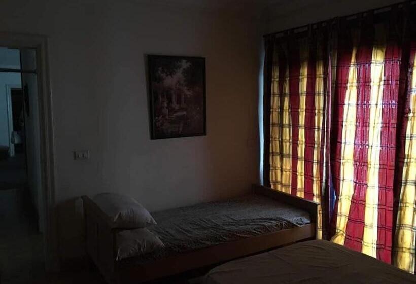 هاستل Long Way Inn