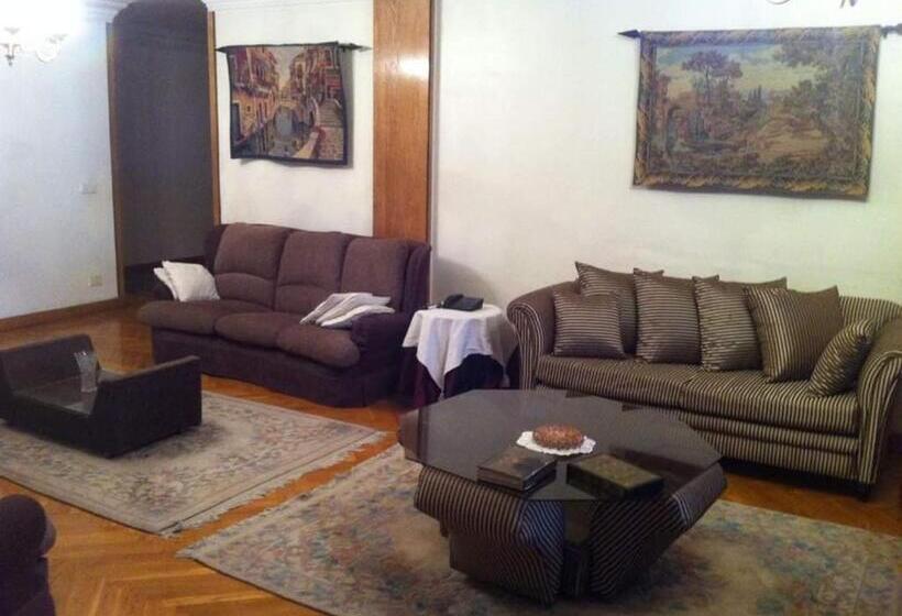 هاستل Long Way Inn