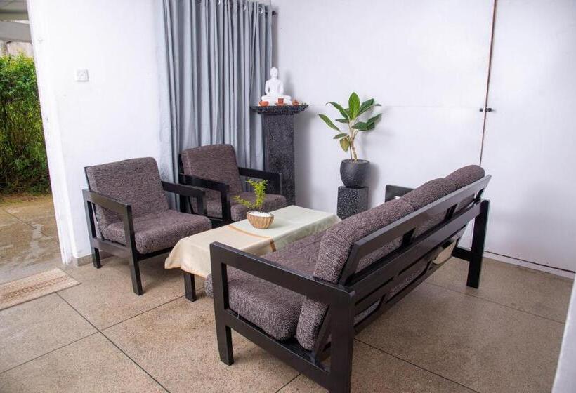 هاستل Rose Palace