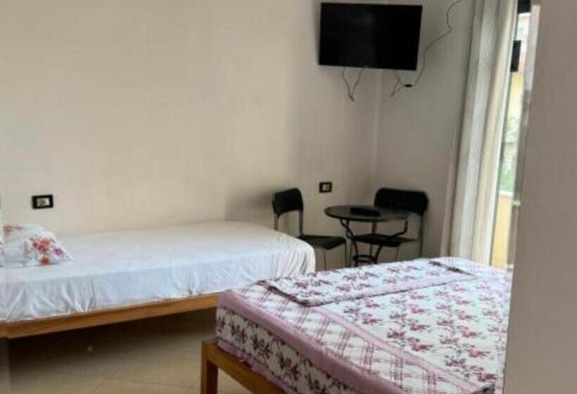 مبيت وإفطار Mar