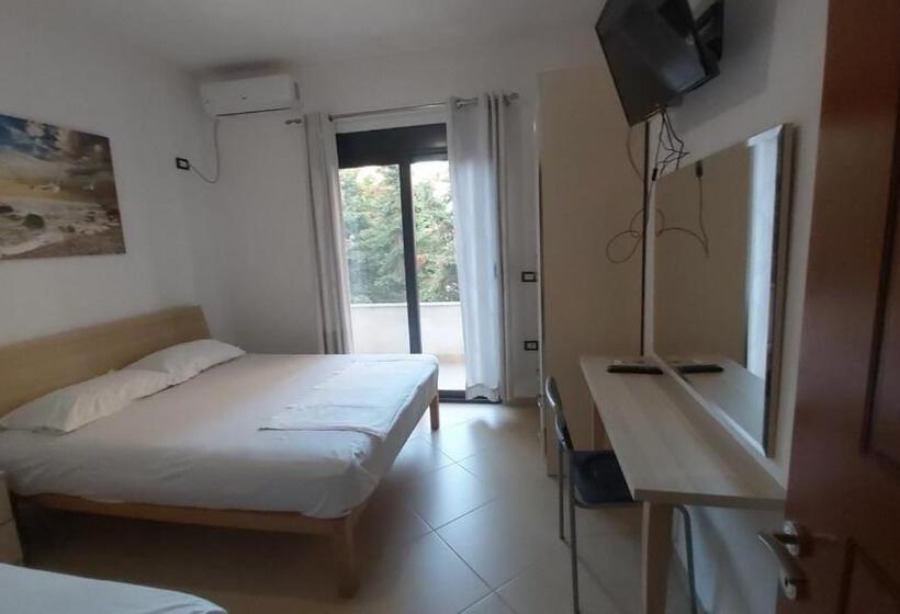 مبيت وإفطار Mar