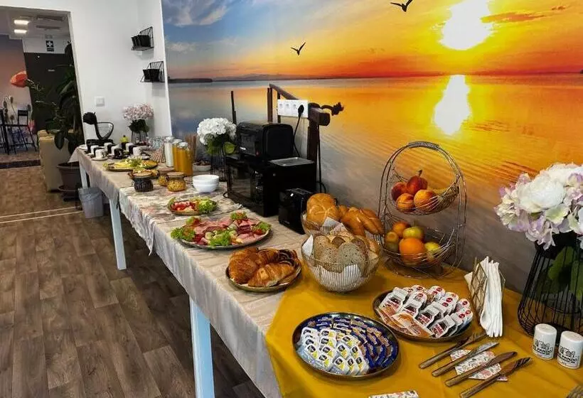 Aamiaismajoitus (B&B) See Panzió