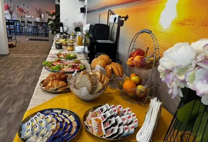 Aamiaismajoitus (B&B) See Panzió