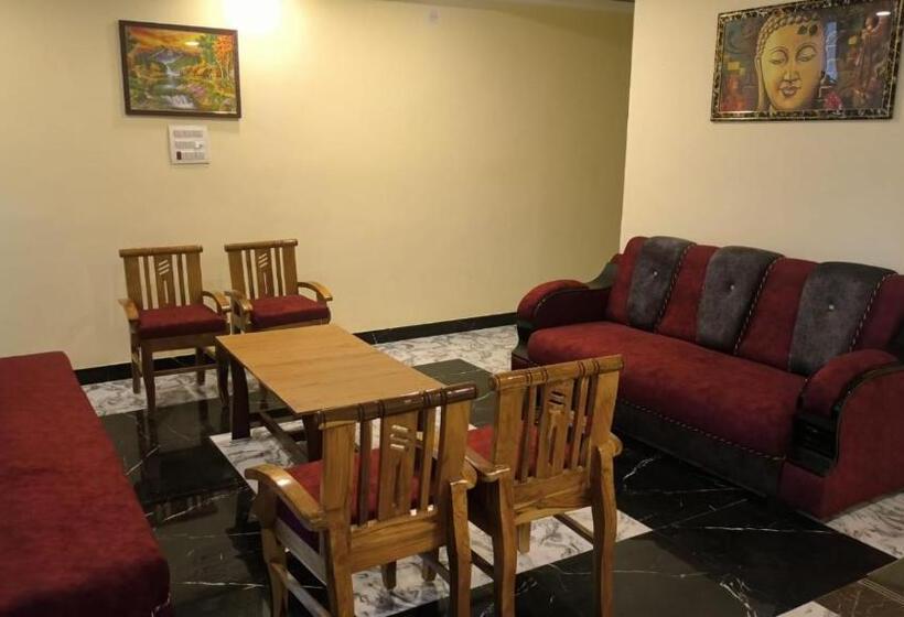 Hill Mountain Hotel And Restraunt