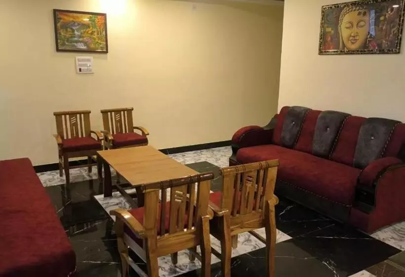 Hill Mountain Hotel And Restraunt