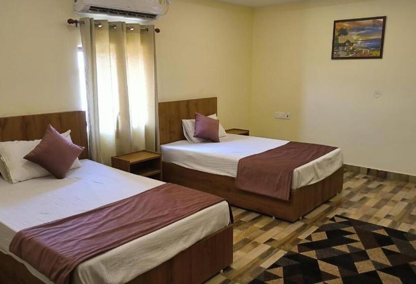 Hill Mountain Hotel And Restraunt