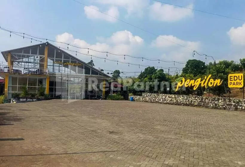 Hotelli Glamping Pengilon Edupark Mitra Reddoorz