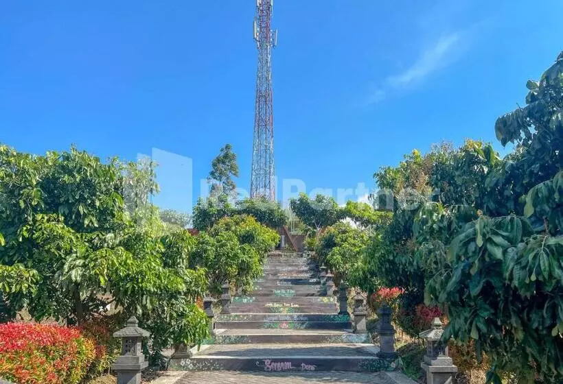 Hotelli Glamping Pengilon Edupark Mitra Reddoorz