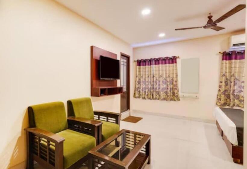 호텔 Planet Inn Tnagar