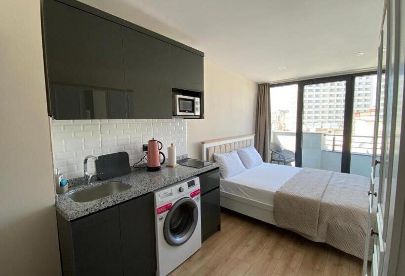 هتل Royal Homes 704