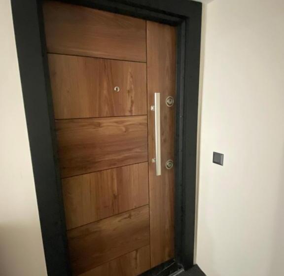 هتل Royal Homes 704