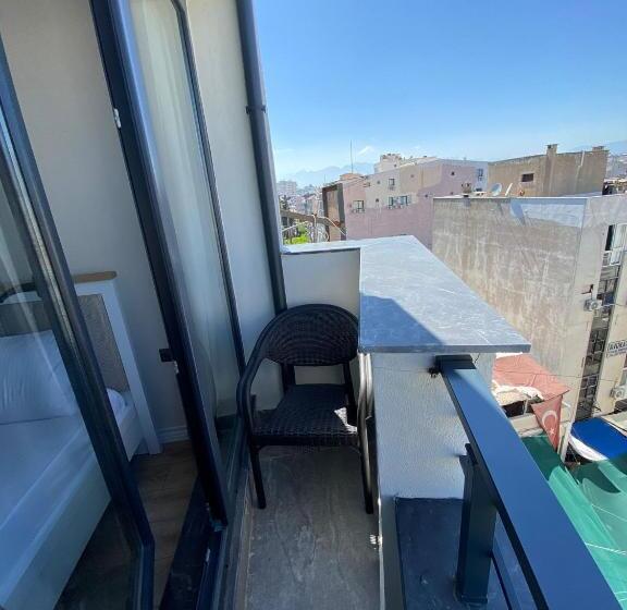 هتل Royal Homes 704