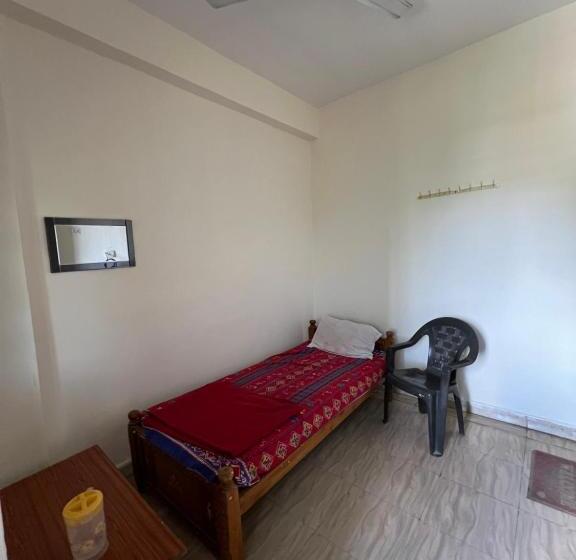 בית מלון כפרי Sri Vishweshwara Lodging