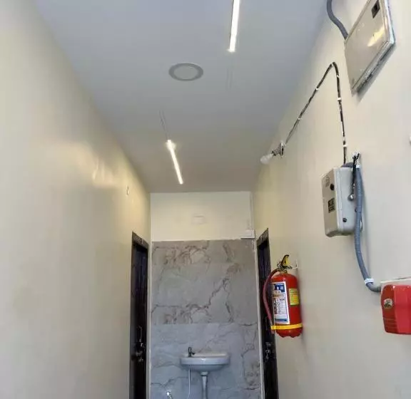 ホテル Sri Vishweshwara Lodging