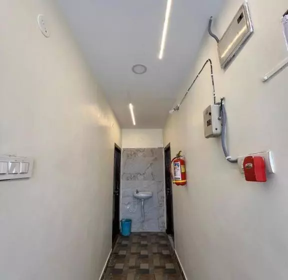 ホテル Sri Vishweshwara Lodging