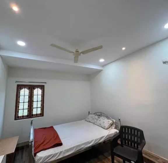 ホテル Sri Vishweshwara Lodging