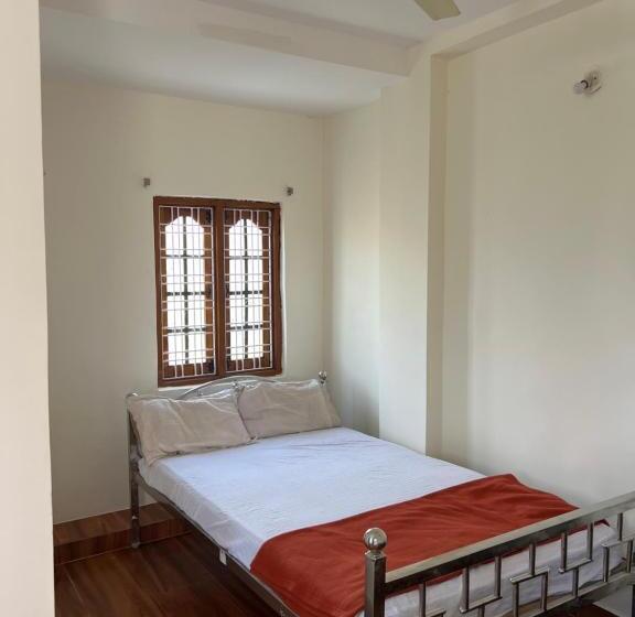 בית מלון כפרי Sri Vishweshwara Lodging