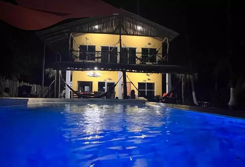 ペンション Casa Pelícano