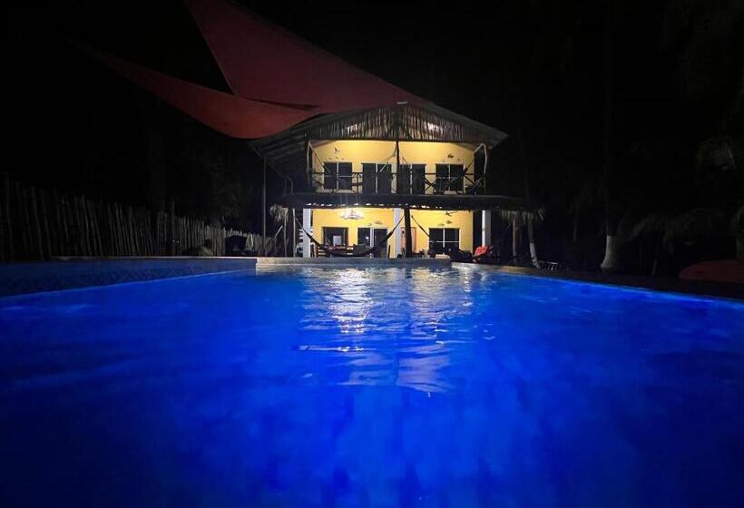 پانسیون Casa Pelícano