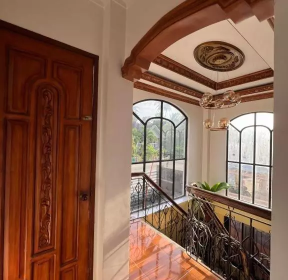 Majatalo Luxury Vacation House Oceanfront In Lila, Bohol