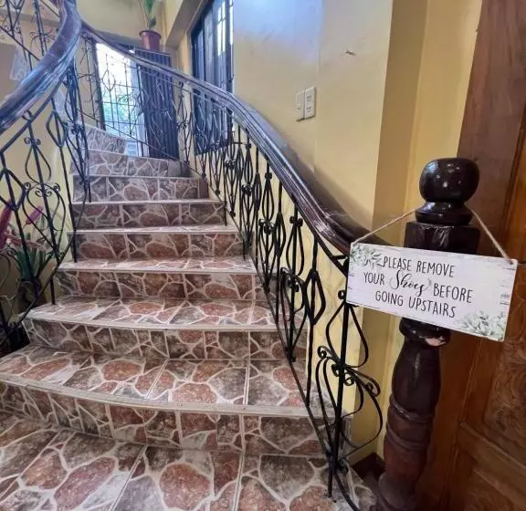 Majatalo Luxury Vacation House Oceanfront In Lila, Bohol