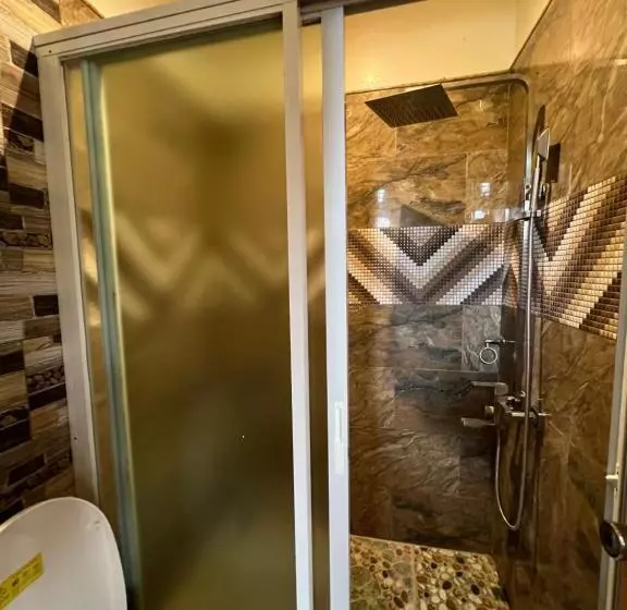 Majatalo Luxury Vacation House Oceanfront In Lila, Bohol