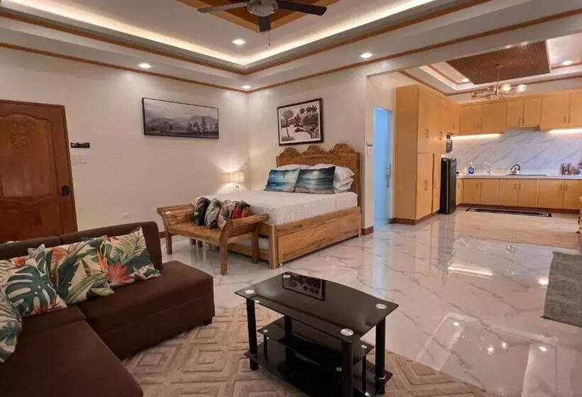 Majatalo Luxury Vacation House Oceanfront In Lila, Bohol