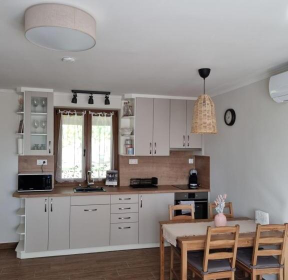 بنسيون Villa V53 Siófok