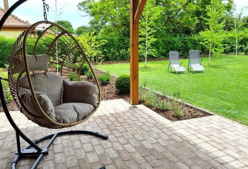 بنسيون Villa V53 Siófok