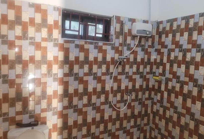 Assembly Hotel, Esiama