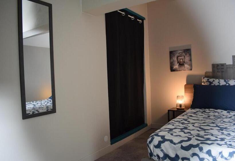 Bed and Breakfast Le Cardoué, Chambres D Hôtes Proche Du Puy Dufou