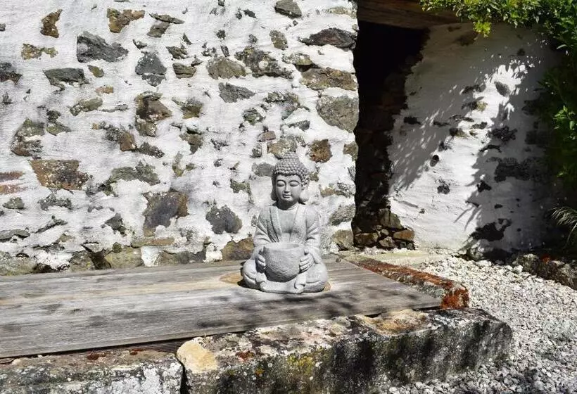 ベッドアンドブレックファースト Le Cardoué, Chambres D Hôtes Proche Du Puy Dufou