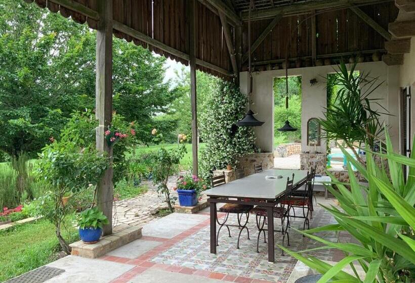 مبيت وإفطار Les Bertaulières