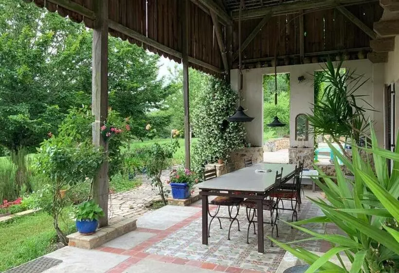 Aamiaismajoitus (B&B) Les Bertaulières