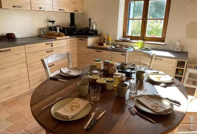 Aamiaismajoitus (B&B) Les Bertaulières