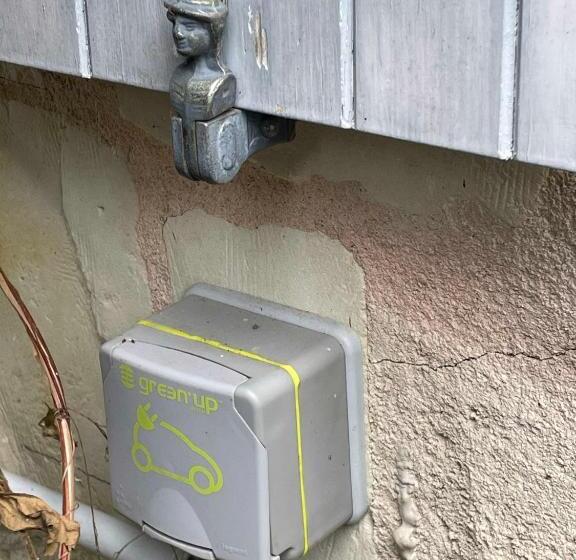 مبيت وإفطار Les Bertaulières