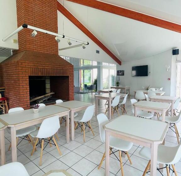 酒店 Hôtel La Petite Auberge