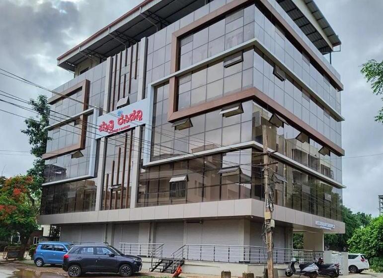 هتل Mythri Residency